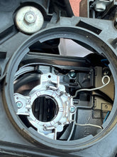 Laden Sie das Bild in den Galerie-Viewer, Frontscheinwerfer Mazda 3 BHN3-51030 Xenon Rechts Scheinwerfer Headlight