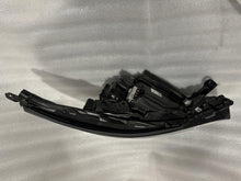 Laden Sie das Bild in den Galerie-Viewer, Frontscheinwerfer Toyota Highlander 10000-8A06K Rechts Scheinwerfer Headlight SCH9373129362zy