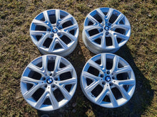 Laden Sie das Bild in den Galerie-Viewer, 4x Alufelge 17 Zoll 6.5" 5x112 39ET 6856076 BMW X1 F48 Rim Wheel FEL6503769241ap