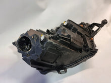Laden Sie das Bild in den Galerie-Viewer, Frontscheinwerfer Skoda Kamiq 658941015B Links Scheinwerfer Headlight SCH9223642025hr