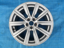 Laden Sie das Bild in den Galerie-Viewer, 1x Alufelge 17 Zoll 7.5" 5x100 36ET Glanz Silber 8X0601025AL Audi A1 Rim Wheel FEL9329962662lh