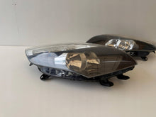 Load image into Gallery viewer, Frontscheinwerfer Renault Scenic 89902925 89902926 Ein Satz Headlight SCH2980148432si
