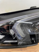 Laden Sie das Bild in den Galerie-Viewer, Frontscheinwerfer Mercedes-Benz Gle A1679069504 260102691R LED Rechts oder Links