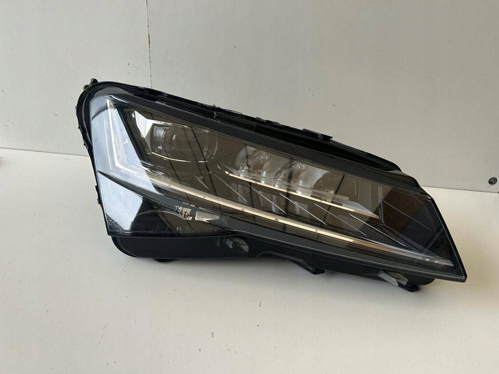 Frontscheinwerfer Skoda Superb III 3V1941016D Rechts Scheinwerfer Headlight