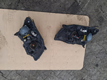 Laden Sie das Bild in den Galerie-Viewer, Frontscheinwerfer Toyota Avensis 85967-24010 Ein Stück (Rechts oder Links) SCH7820701446ks