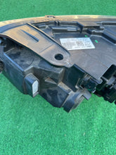 Load image into Gallery viewer, Frontscheinwerfer Dacia Duster 260106194R 260109550R Rechts Headlight