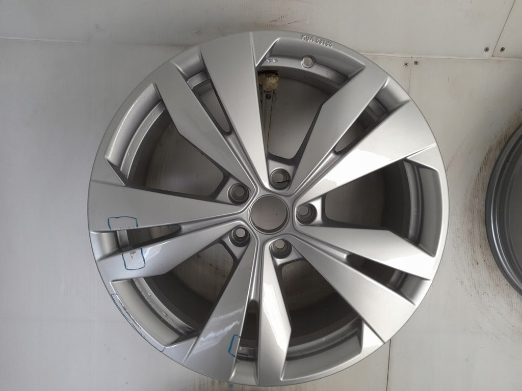1x Alufelge 19 Zoll 7.5" 5x112 50ET Glanz Silber 10A071499A VW Rim Wheel FEL9421844955mz