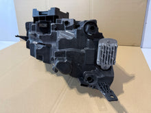 Laden Sie das Bild in den Galerie-Viewer, Frontscheinwerfer Ford Kuga I LV4B-13E017-AS Full LED Rechts oder Links SCH6314661610qs