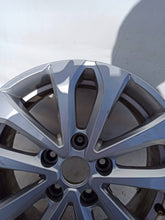 Load image into Gallery viewer, 1x Alufelge 16 Zoll 6.5&quot; 5x114.3 44ET 403005287R Renault Zoe Rim Wheel