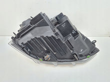 Laden Sie das Bild in den Galerie-Viewer, Frontscheinwerfer VW Transporter Caravelle 7E1941016H Links Headlight SCH1326436729eq