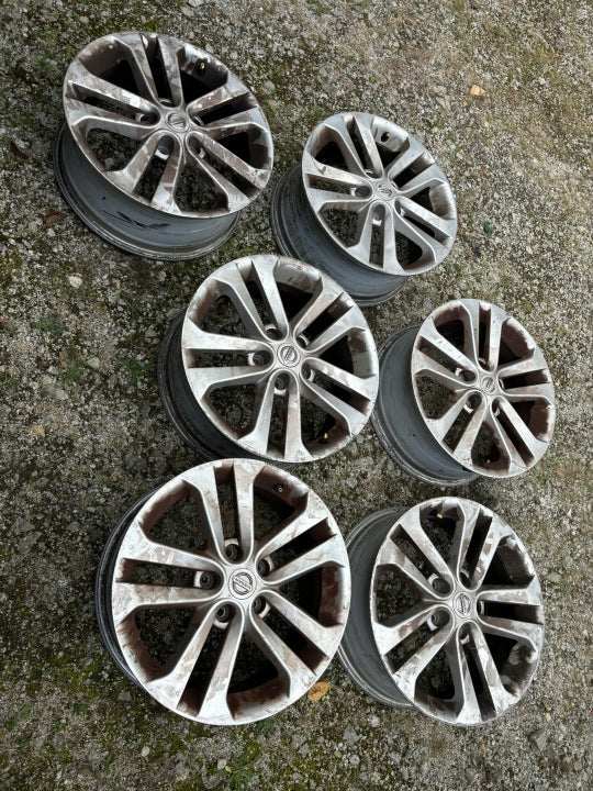 1x Alufelge 17 Zoll 7.0" 5x114.3 Nissan Juke F15 Rim Wheel FEL7842531141lh