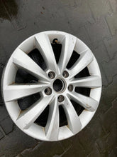 Load image into Gallery viewer, 1x Alufelge 16 Zoll 6.5" 5x112 44ET Matt Silber 5C0601025T VW Beetle Rim Wheel FEL3640064810xn