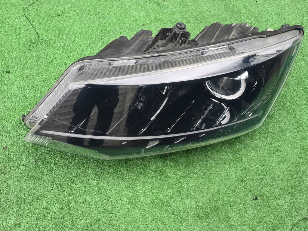 Frontscheinwerfer Skoda Fabia III 6V1941015B Links Scheinwerfer Headlight SCH9243649426pn