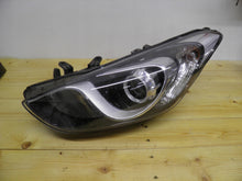 Laden Sie das Bild in den Galerie-Viewer, Frontscheinwerfer Hyundai I30 92101-A6100 Xenon Links Scheinwerfer Headlight