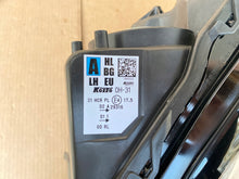 Laden Sie das Bild in den Galerie-Viewer, Frontscheinwerfer Toyota Aygo X 3329318 Links Scheinwerfer Headlight SCH8586436837bm