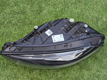 Laden Sie das Bild in den Galerie-Viewer, Frontscheinwerfer Mercedes-Benz W177 A1779062106 Vorderseite Headlight SCH2477872727vv