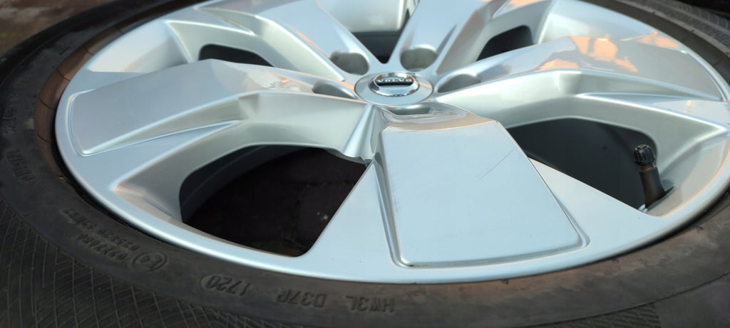 4x Alufelge 18 Zoll 7.5" 5x108 50 5ET Glanz Silber 31471553 Volvo Xc40 Rim Wheel FEL1351582615km