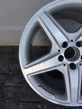 Load image into Gallery viewer, 1x Alufelge 18 Zoll 9.5" 5x112 48ET Glanz Silber A2184011502 Mercedes-Benz Cls FEL1992309244mz