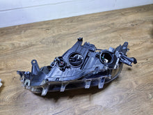 Load image into Gallery viewer, Frontscheinwerfer Toyota Rav V 4 Rechts Scheinwerfer Headlight SCH9294120523yx