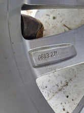 Load image into Gallery viewer, 1x Alufelge 16 Zoll 6.5&quot; 4x114.3 39ET Glanz Silber PW457-05000 Toyota Rim Wheel