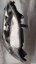 Laden Sie das Bild in den Galerie-Viewer, Frontscheinwerfer Toyota Corolla Ein Satz Scheinwerfer Headlight SCH6920504004vu