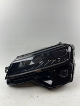 Laden Sie das Bild in den Galerie-Viewer, Frontscheinwerfer Skoda Karoq 57B941015C Links Scheinwerfer Headlight SCH2383155772zd