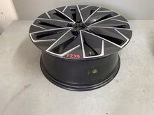 Load image into Gallery viewer, 1x Alufelge 18 Zoll 8.0" 5x112 44ET Glanz Schwarz 3V0601025B Skoda Iii Rim Wheel FEL8471659437xu