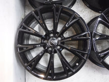 Laden Sie das Bild in den Galerie-Viewer, 4x Alufelge 19 Zoll 9.0" 5x112 33ET Glanz Silber 4H0601025BG Audi A5 A4 I FEL3440033892lv