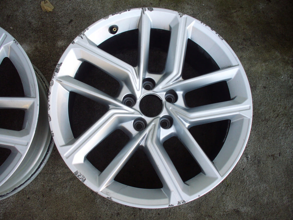 1x Alufelge 18 Zoll 8.5" 5x112 29ET Glanz Silber 8W0601025FL Audi Rim Wheel FEL3981199824sm