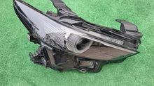 Laden Sie das Bild in den Galerie-Viewer, Frontscheinwerfer Mazda 3 BCJH-51030 Rechts Scheinwerfer Headlight