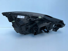 Laden Sie das Bild in den Galerie-Viewer, Frontscheinwerfer Polestar 2 II P31698070 LED Links Scheinwerfer Headlight