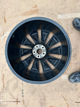 Load image into Gallery viewer, 1x Alufelge 21 Zoll 9.0" 5x112 42ET Glanz Grau 5LA601025P Skoda Enyaq Rim Wheel FEL4013596150uf