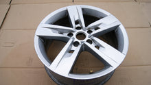 Laden Sie das Bild in den Galerie-Viewer, 1x Alufelge 17 Zoll 7.0&quot; 5x112 5F0601027T Seat Rim Wheel