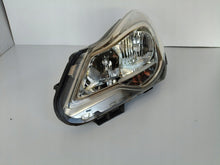 Laden Sie das Bild in den Galerie-Viewer, Frontscheinwerfer Opel Corsa D 13295011 Links Scheinwerfer Headlight SCH8395701758or