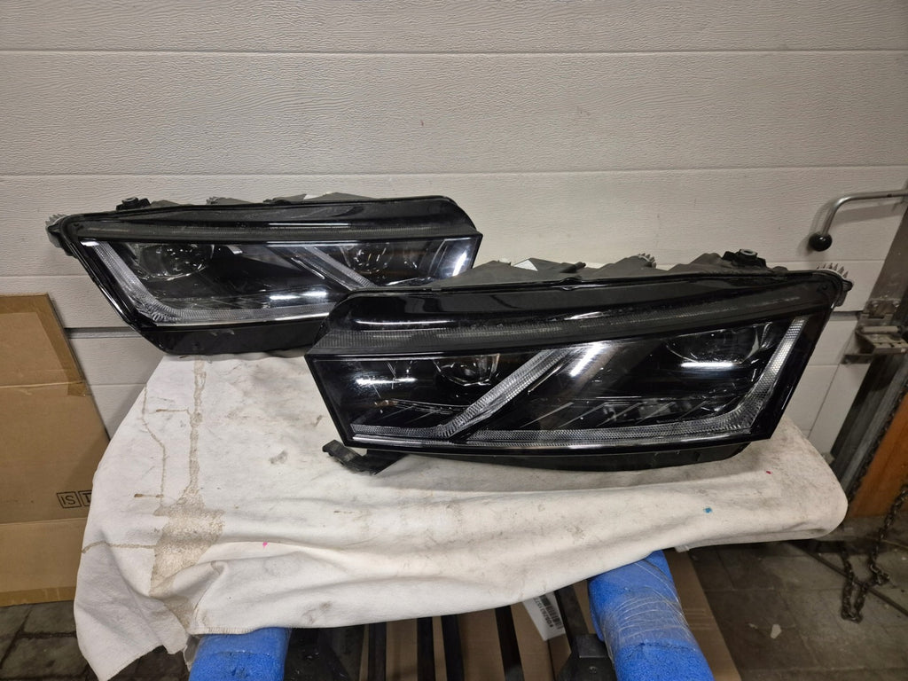 Frontscheinwerfer Skoda Octavia I 5E4941015B 5E4941016B Rechts Headlight SCH9760306009iq