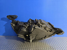 Laden Sie das Bild in den Galerie-Viewer, Frontscheinwerfer Peugeot 2008 208 II 9833036380 Full LED Links Headlight