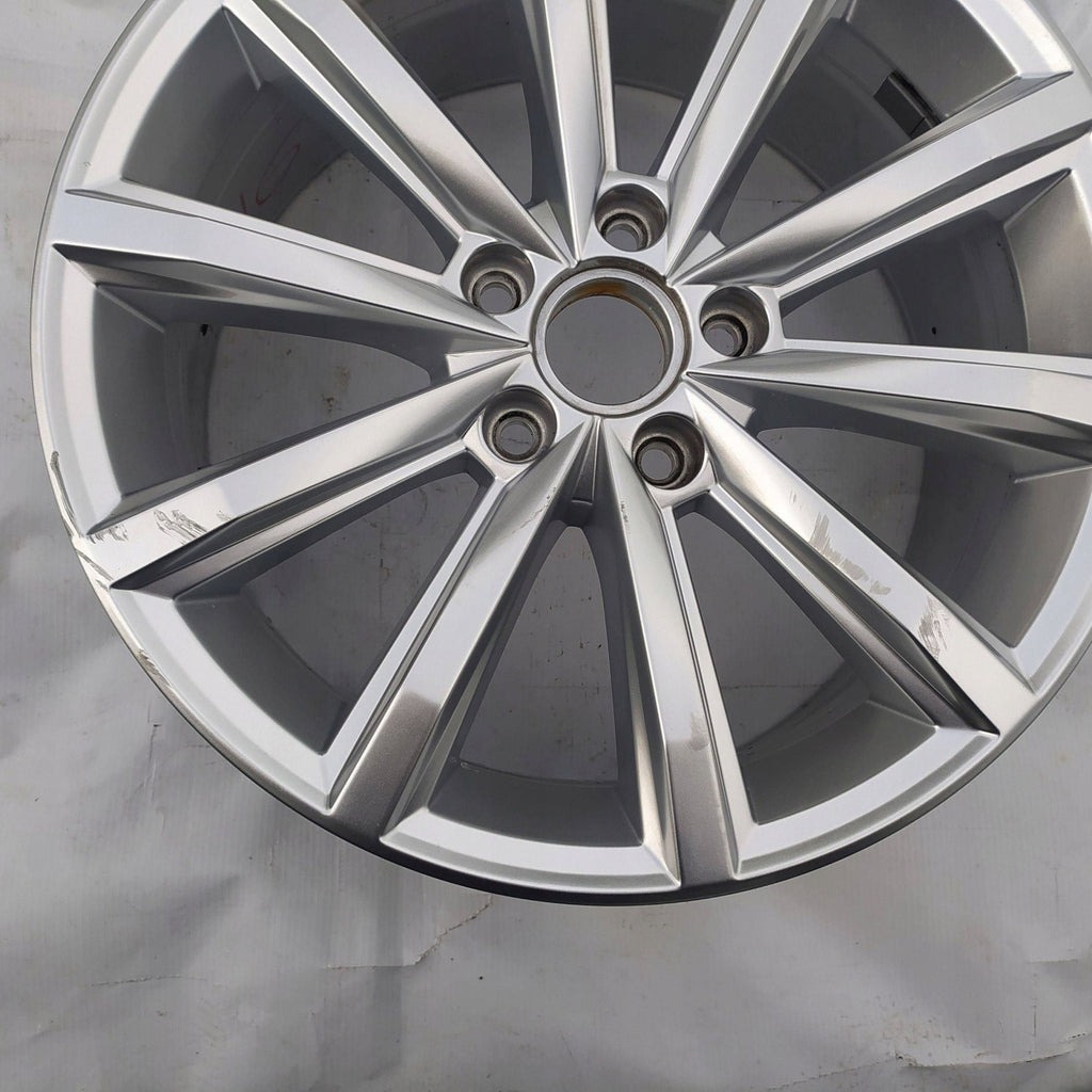 1x Alufelge 17 Zoll 7.0" 5x112 40ET Glanz Silber 3G0601025BP VW Passat B8 Beetle FEL3565813915xy