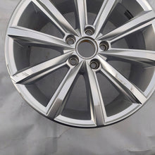 Load image into Gallery viewer, 1x Alufelge 17 Zoll 7.0" 5x112 40ET Glanz Silber 3G0601025BP VW Passat B8 Beetle FEL3565813915xy