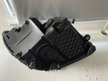 Laden Sie das Bild in den Galerie-Viewer, Frontscheinwerfer Mercedes-Benz W206 A2069067103 Full LED Rechts oder Links SCH4676622935ql