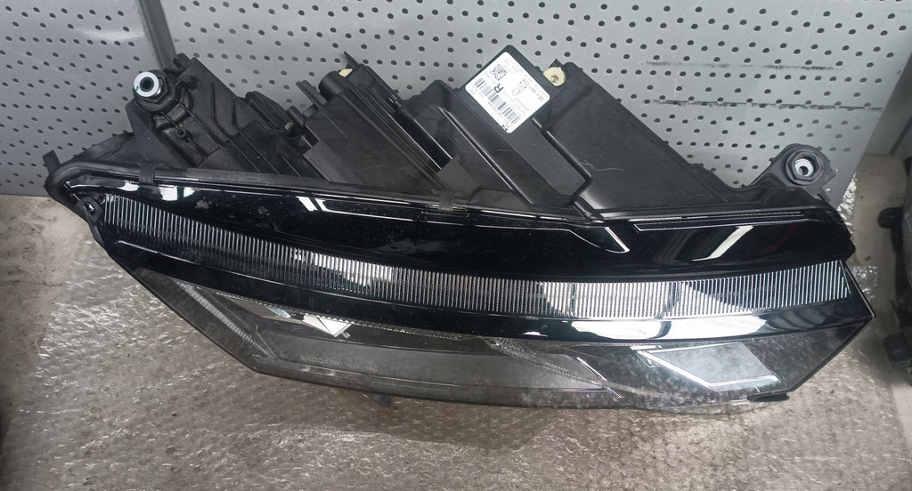 Frontscheinwerfer Skoda Octavia IV 5E4941036 Rechts Scheinwerfer Headlight SCH8414267572sz