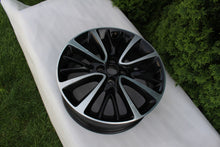 Laden Sie das Bild in den Galerie-Viewer, 1x Alufelge 17 Zoll 7.0&quot; 4x100 44ET Glanz Silber 13402972 13445918 Opel Corsa E