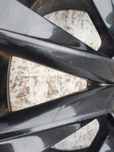 Laden Sie das Bild in den Galerie-Viewer, 1x Alufelge 17 Zoll 7.0&quot; 5x100 46ET Glanz Schwarz 5JJ601025 Skoda Fabia Rapid