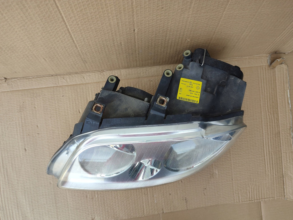 Frontscheinwerfer VW Caddy III 2K0941005B Links Scheinwerfer Headlight