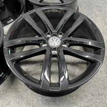 Laden Sie das Bild in den Galerie-Viewer, 4x Alufelge 18 Zoll 7.5" 5x112 51ET Glanz Schwarz 5G0601025AF VW Golf Vii FEL3964717910mj