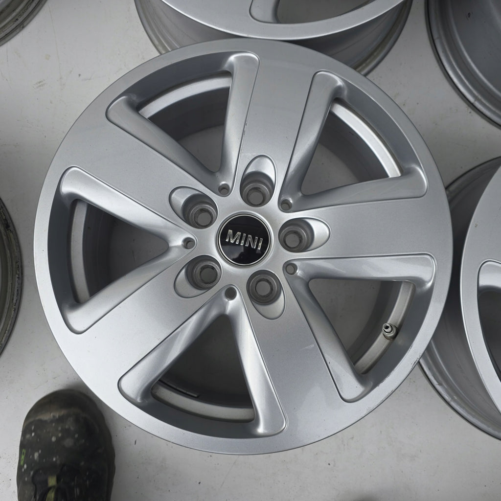 4x Alufelge 16 Zoll 7.0" 5x112 41ET Glanz 6856029 Mini Clubman F54 Rim Wheel FEL6617207305ch