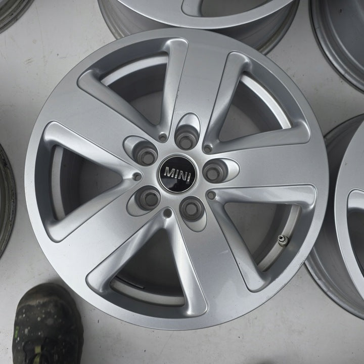 4x Alufelge 16 Zoll 7.0" 5x112 41ET Glanz 6856029 Mini Clubman F54 Rim Wheel FEL6617207305ch