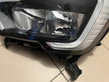 Laden Sie das Bild in den Galerie-Viewer, Frontscheinwerfer Renault Master 260607867R Links Scheinwerfer Headlight