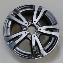 Laden Sie das Bild in den Galerie-Viewer, 1x Alufelge 16 Zoll 6.5&quot; 5x112 49ET A2464010000 Mercedes-Benz Rim Wheel