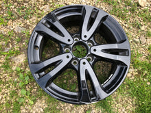 Laden Sie das Bild in den Galerie-Viewer, 1x Alufelge 16 Zoll 6.5&quot; 5x112 49ET A2464010000 Mercedes-Benz Rim Wheel