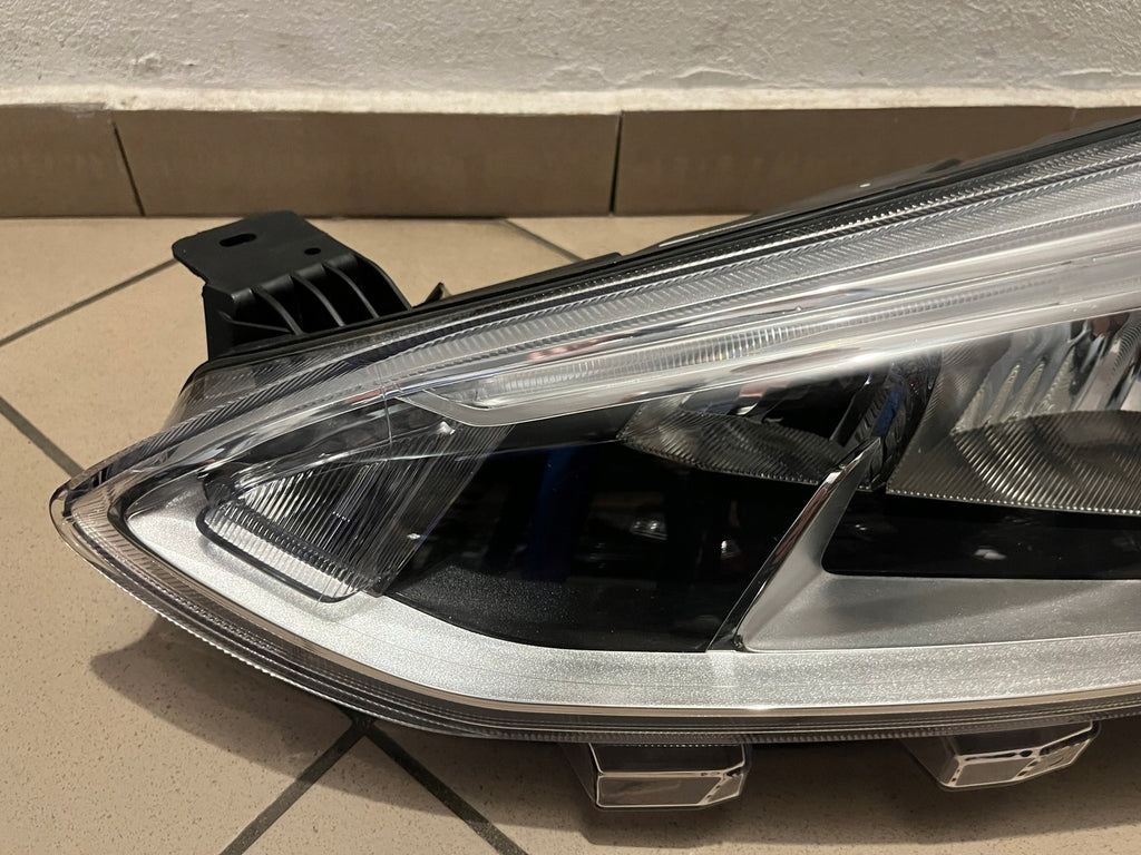 Frontscheinwerfer Ford Focus JX7B-13W030-AE Links Scheinwerfer Headlight